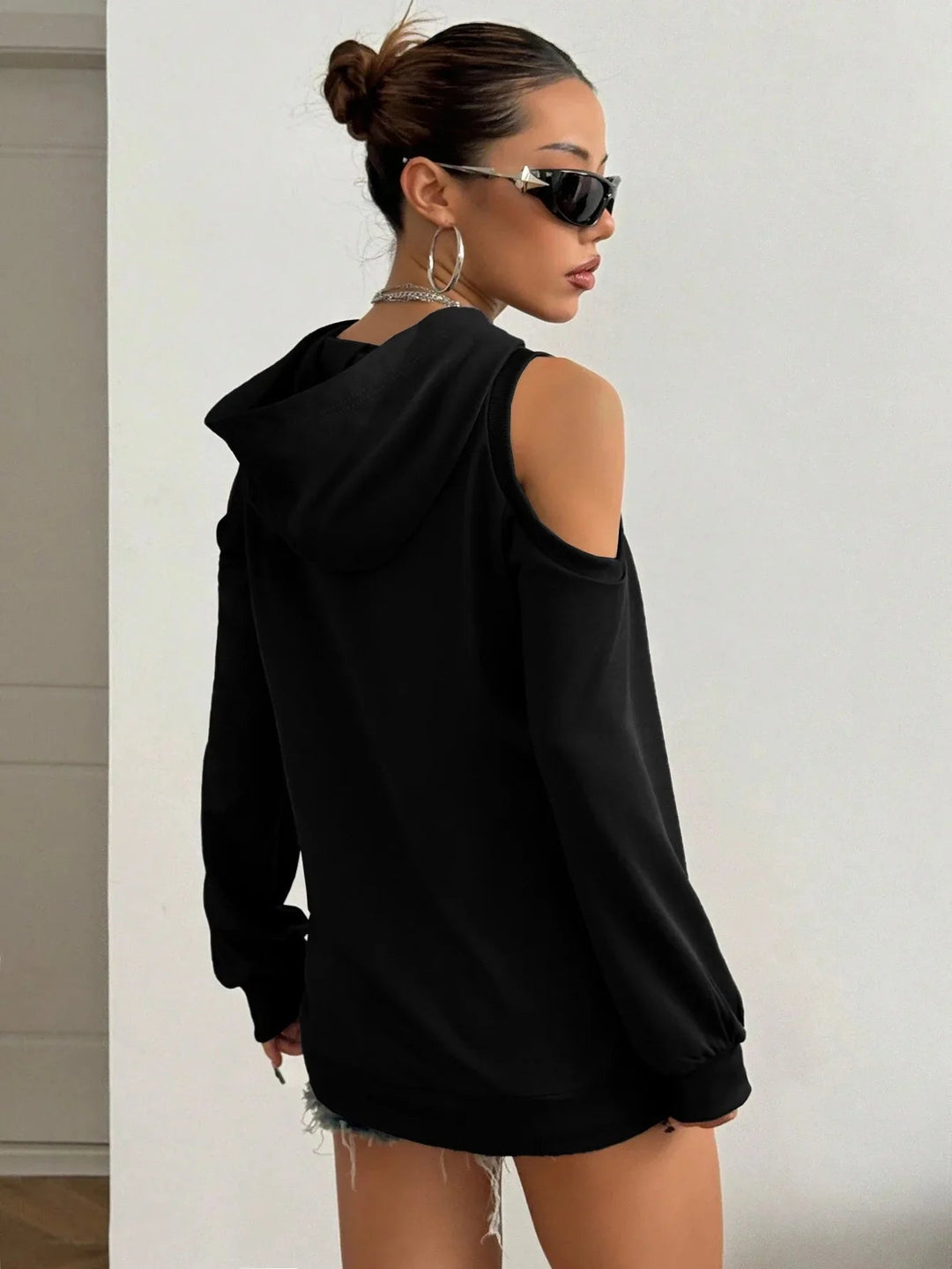 Camélia™ — Sweat Chic avec Épaules Découpées