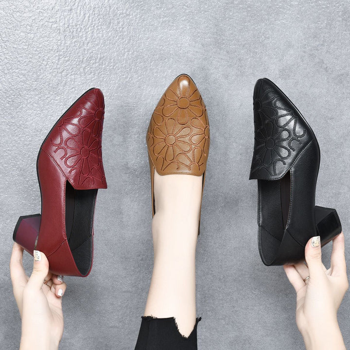 Oléane™ – Élégantes Pumas Brodées pour Femme