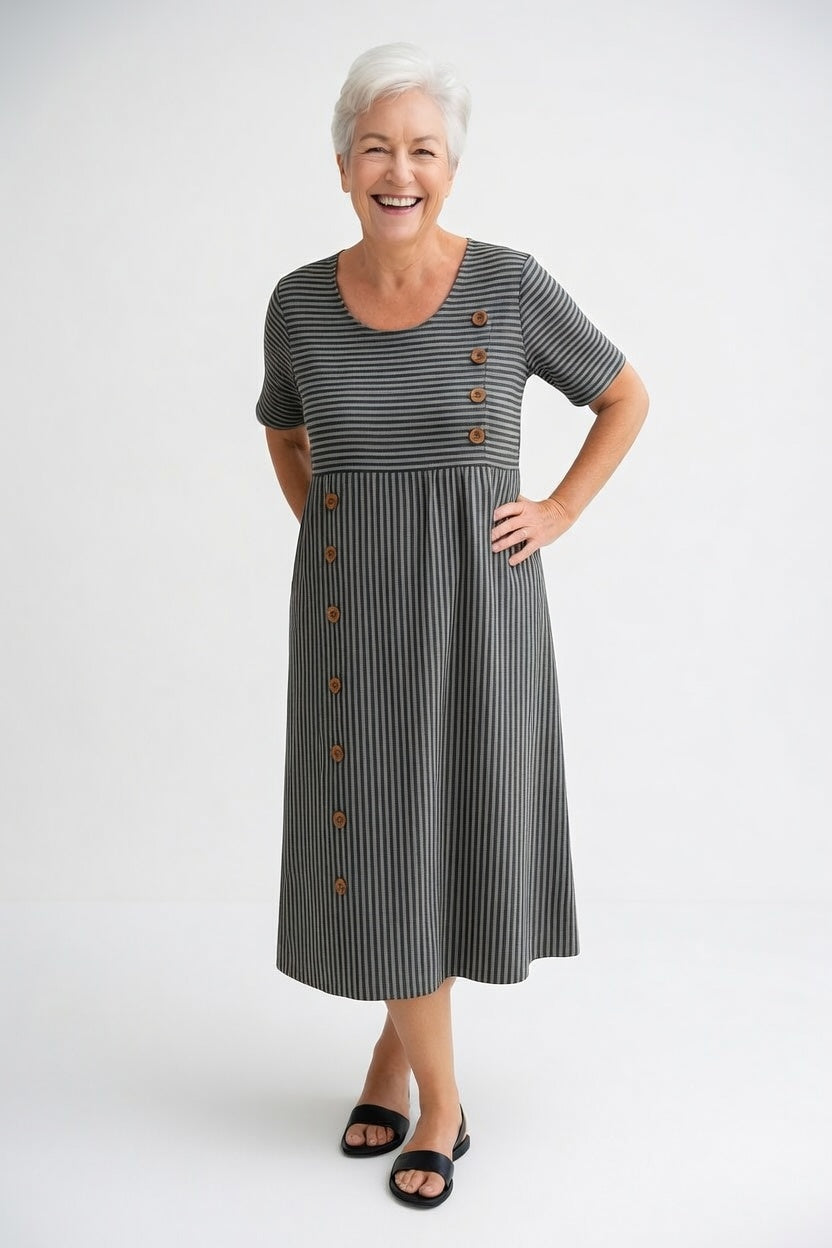 Linéora™ — Robe fluide à rayures au charme estival