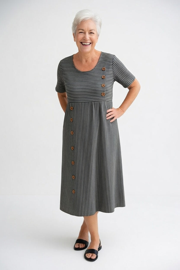 Linéora™ — Robe fluide à rayures au charme estival