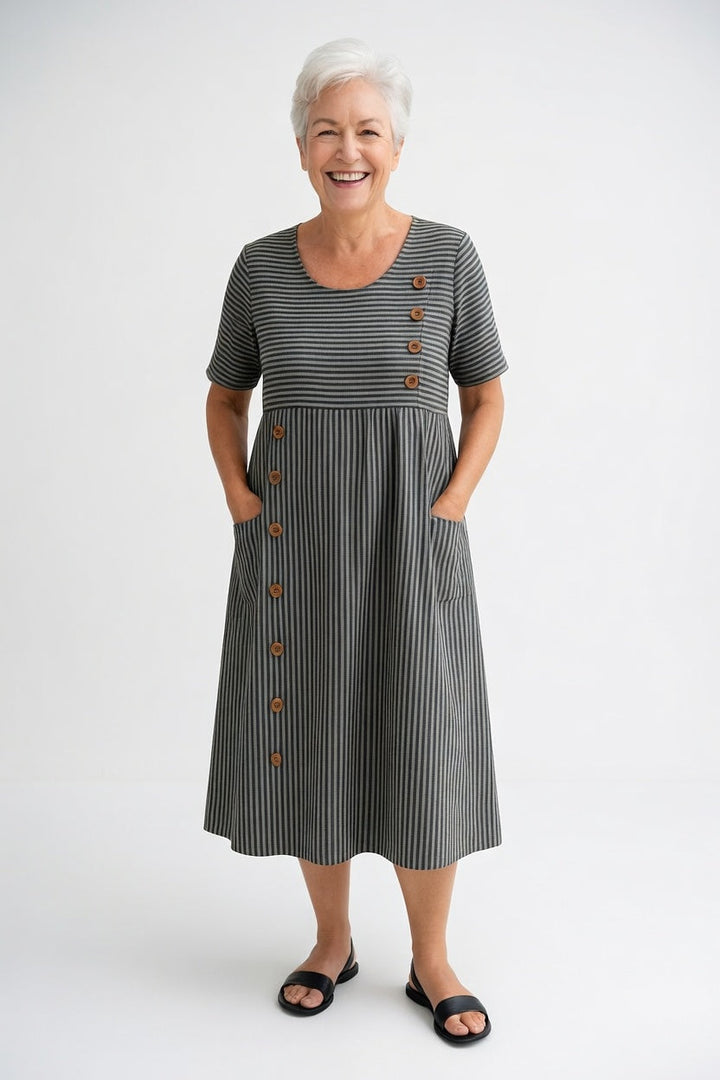 Linéora™ — Robe fluide à rayures au charme estival