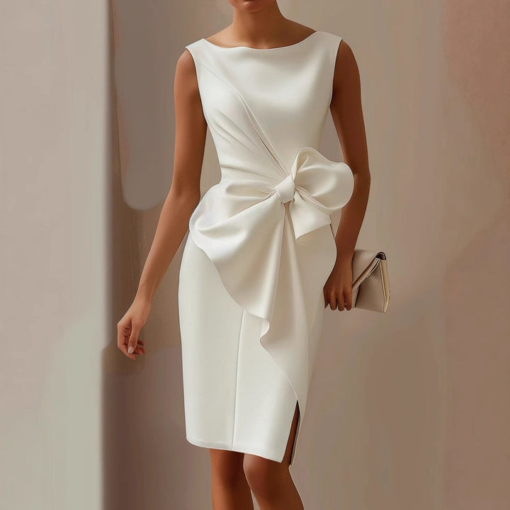 Coraline™ — Élégante Robe Structurée avec Nœud Couture