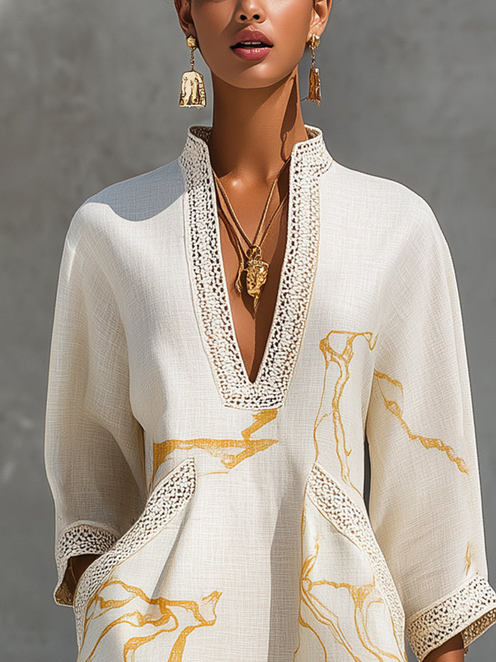 Aliénor | Mini Robe en Dentelle Ivoire avec Motifs Dorés et Décolleté en V