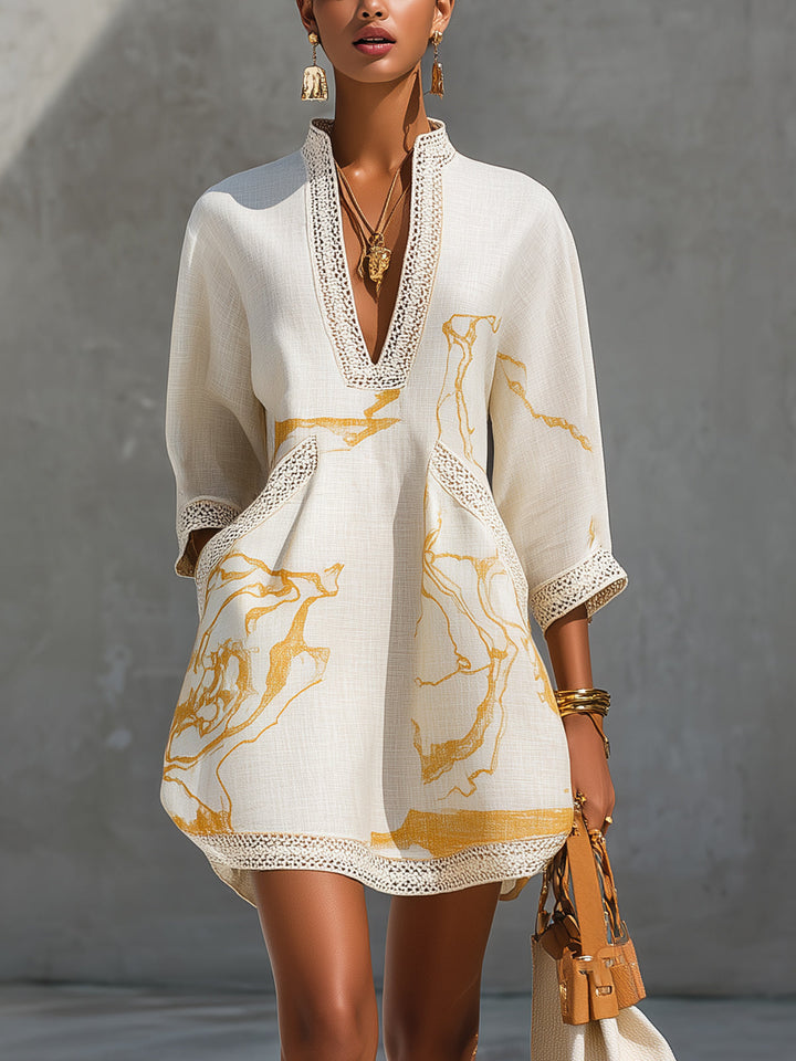 Aliénor | Mini Robe en Dentelle Ivoire avec Motifs Dorés et Décolleté en V