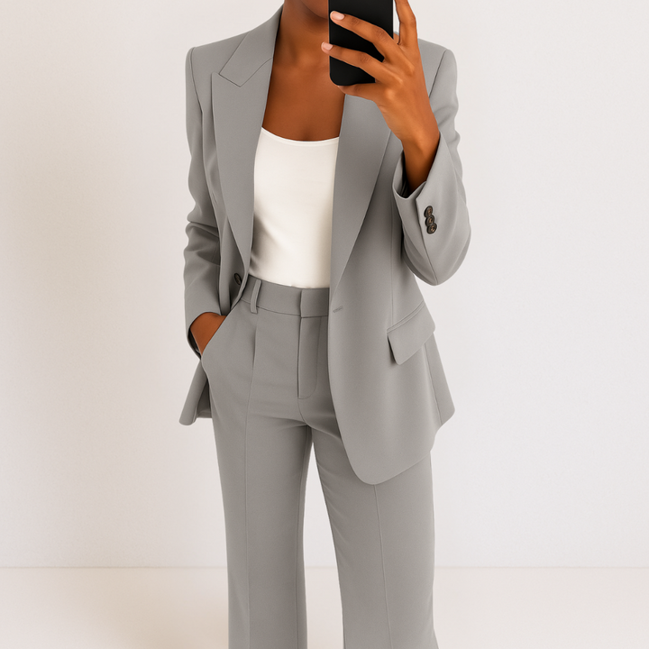 Mélanie - Costume Élégant et Polyvalent