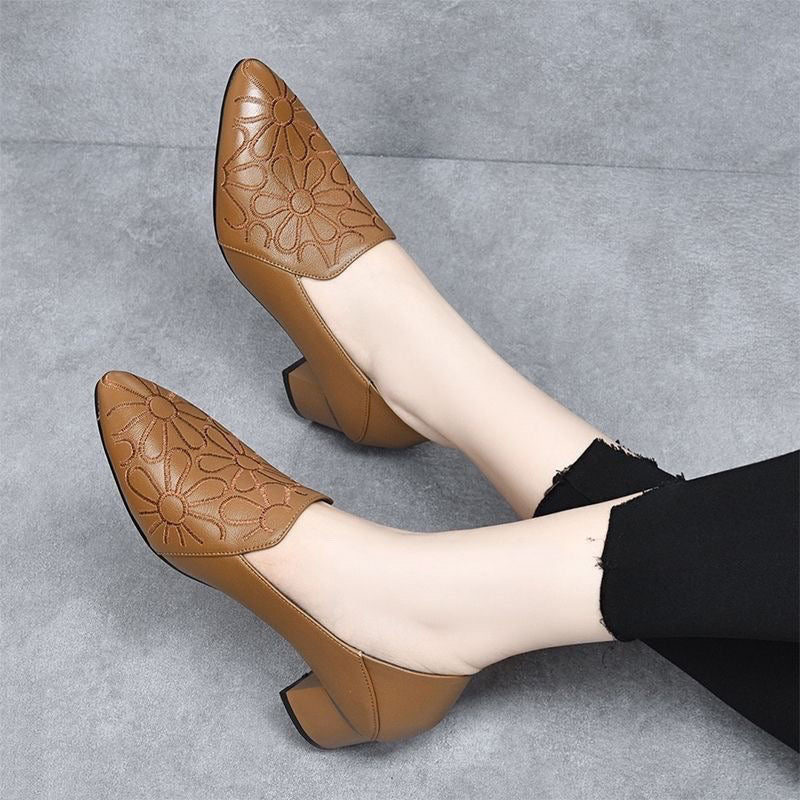 Oléane™ – Élégantes Pumas Brodées pour Femme